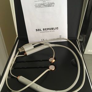 sol  republic  Bluetooth